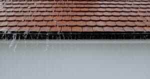 Polyureapinnoitus suojaa katon